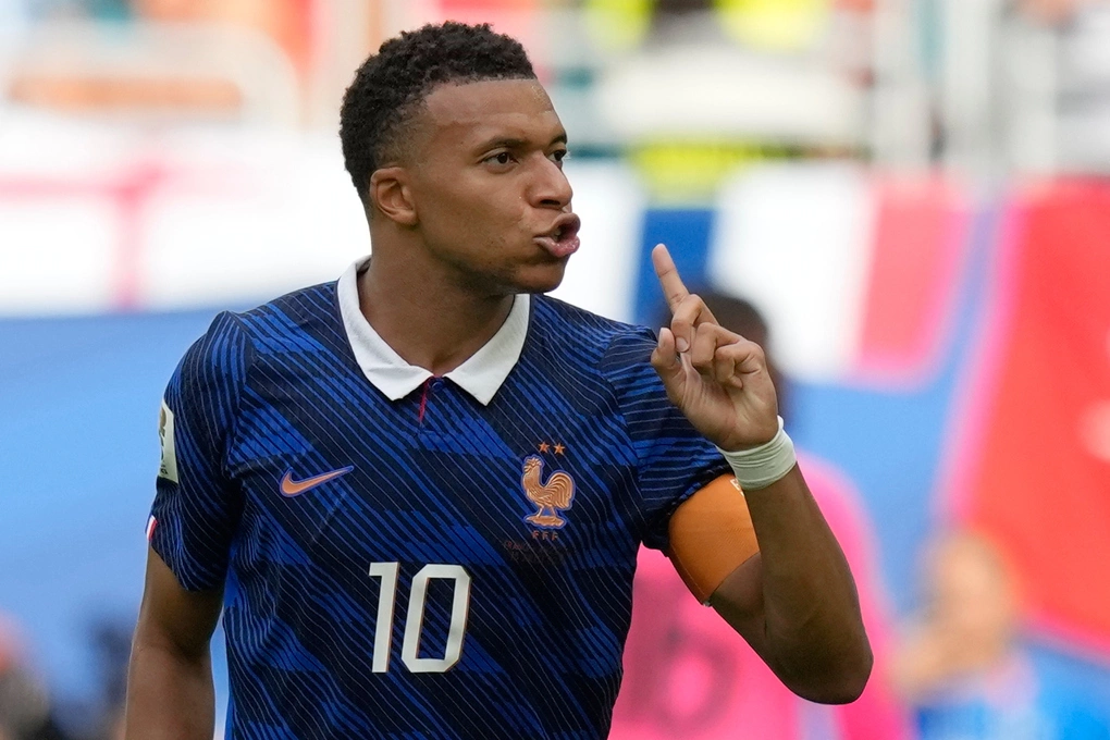 Mbappe giĂ nh GiĂ y VĂ ng World Cup thứ hai liĂȘn tiáșżp - BĂĄo VnExpress Thá» thao