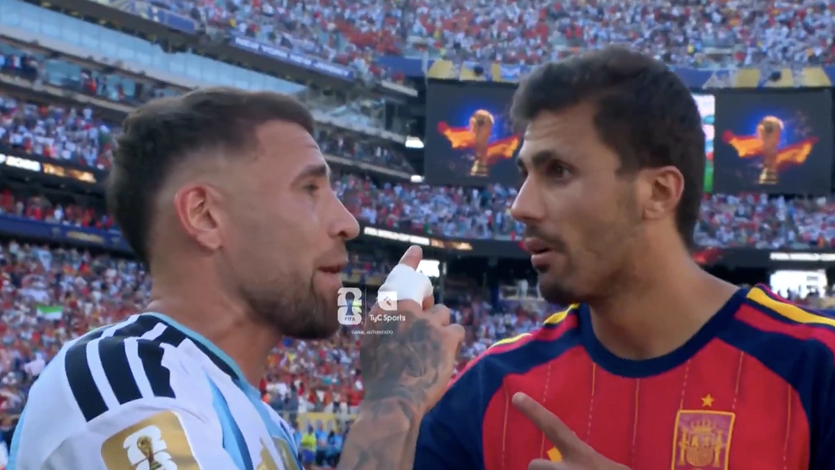 Rodri bị hậu vệ Argentina mỉa mai 'khóc cả tuần'