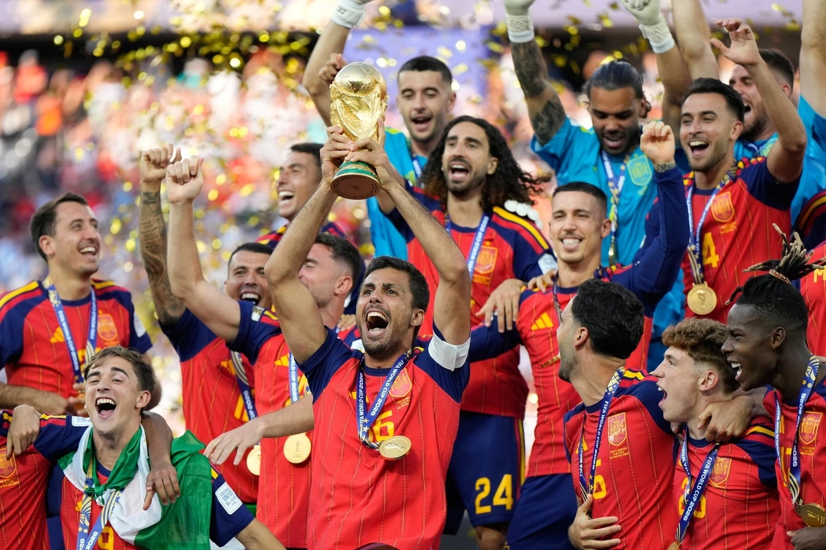 Tây Ban Nha phá những kỷ lục nào sau khi thắng Argentina