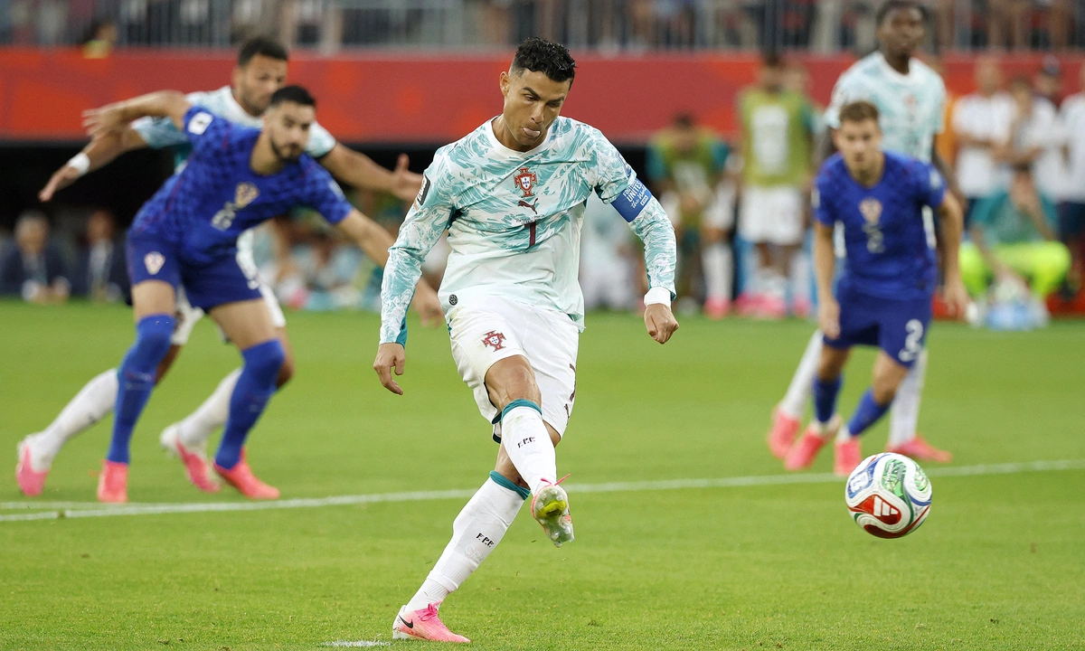 Ronaldo vào đội hình gây thất vọng nhất World Cup 2026
