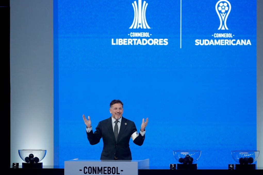 Chủ tịch CONMEBOL Alejandro Domínguez tham dự lễ bốc thăm vòng bảng Copa Libertadores 2026 tại Trung tâm Hội nghị CONMEBOL ở Luque, Paraguay Chủ tịch CONMEBOL Alejandro Domínguez tại lễ bốc thăm vòng bảng Copa Libertadores 2026