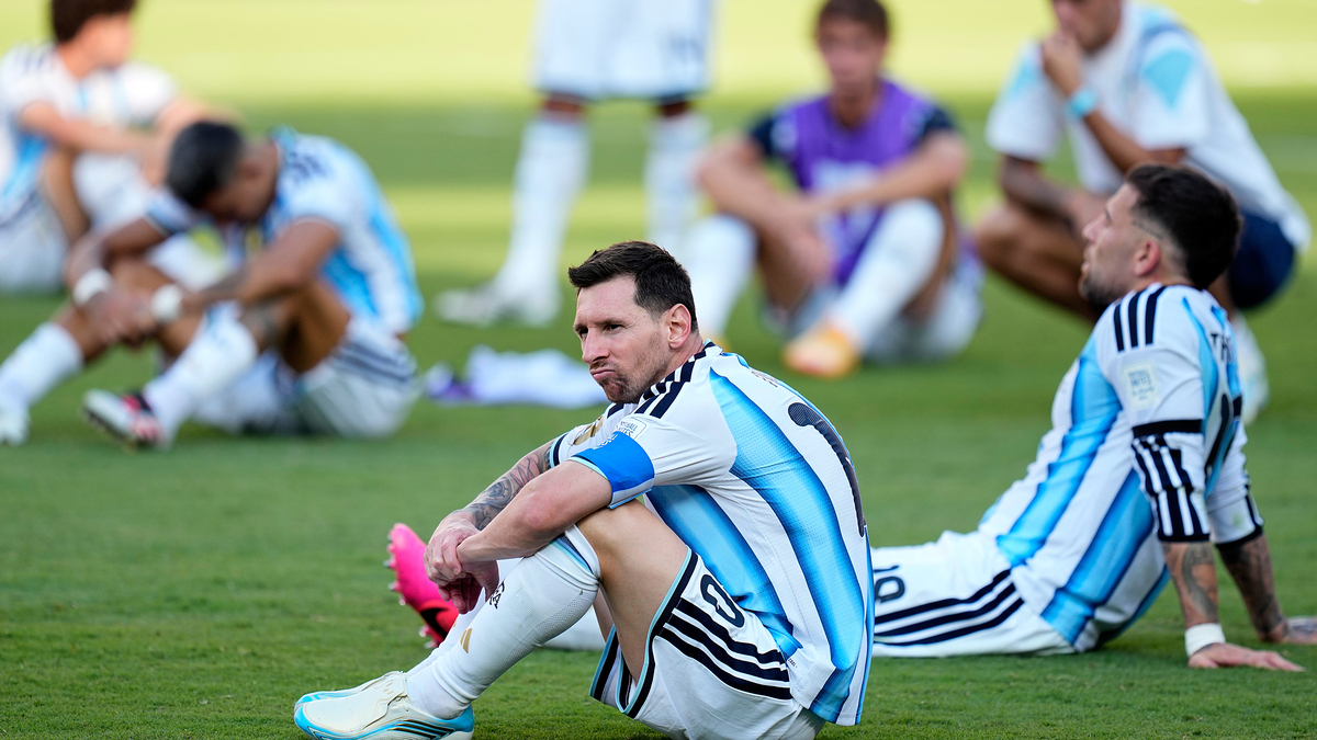 Messi được nghỉ vô thời hạn sau World Cup