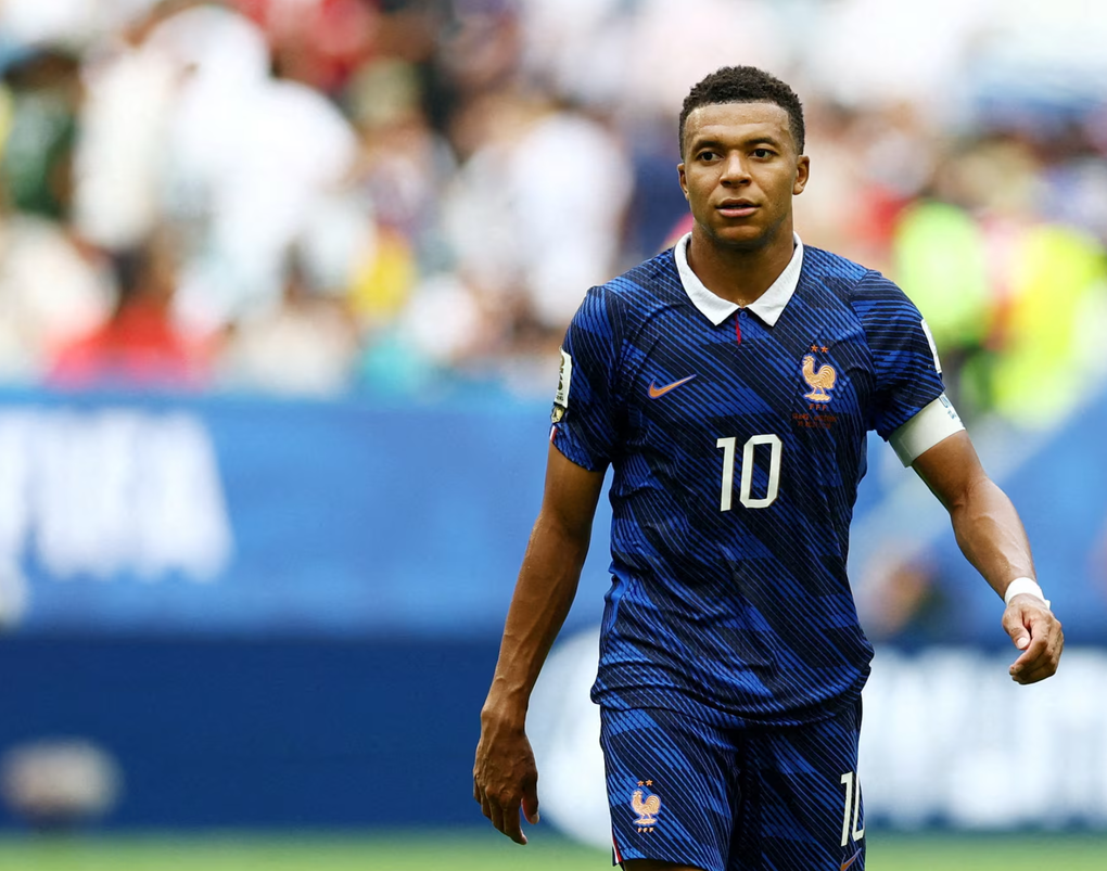 FIFA công bố 10 cầu thủ tấn công xuất sắc nhất World Cup 2026: Messi không phải số 1 2 Báo Pháp kỳ vọng Mbappe sẽ giành Quả Bóng Vàng 2026 - Báo VnExpress Thể thao