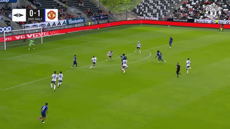 Zirkzee ghi bàn đẹp trong trận thắng 5-0 của Man Utd