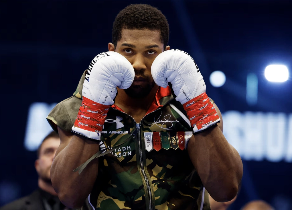 Joshua bị đánh ngã sau 20 giây vẫn thắng knock-out - Báo VnExpress Thể thao