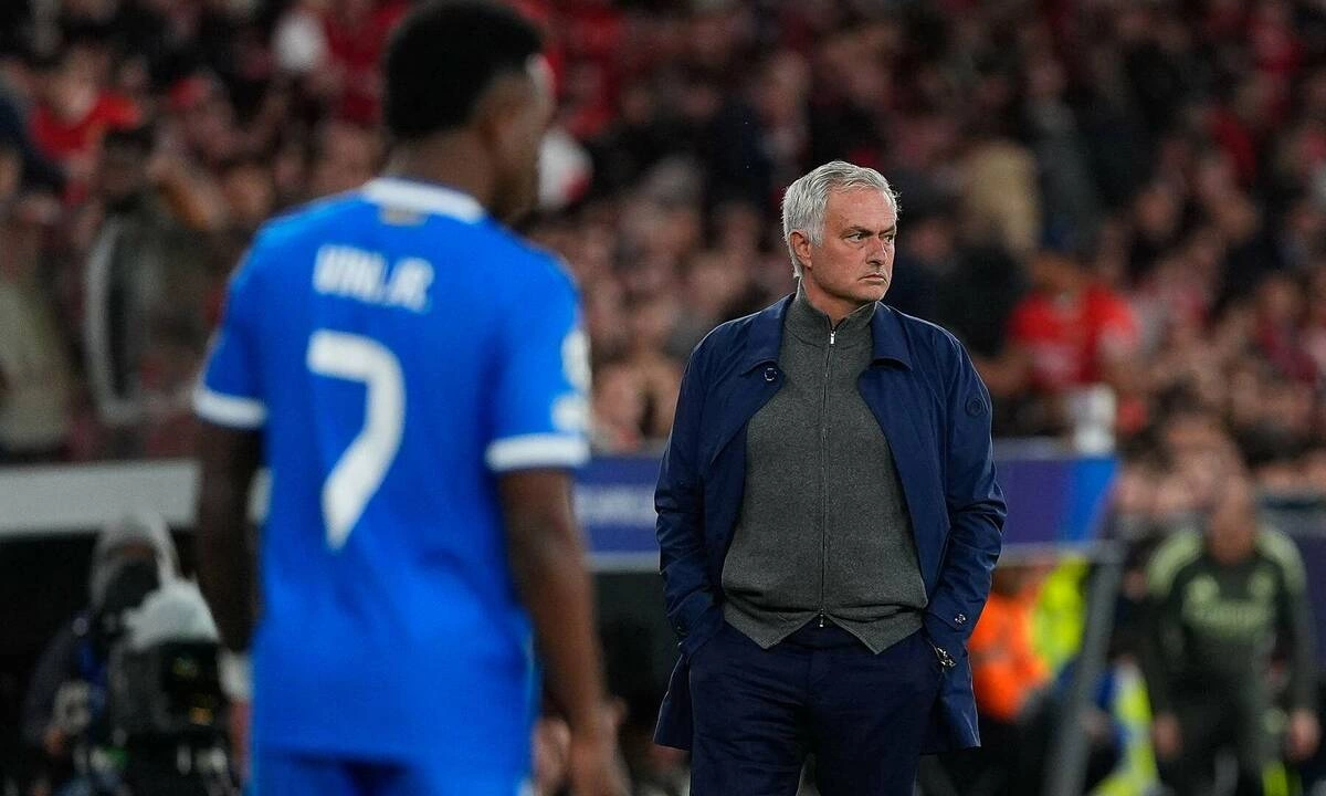 Real bước vào kỷ nguyên thứ hai của Mourinho