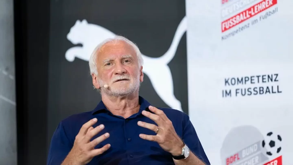 Rudi Voller: 'Bóng đá Argentina là gương xấu'