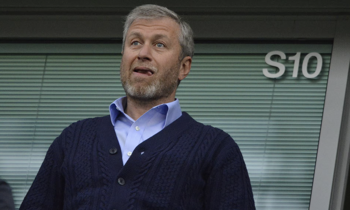 Chelsea thoát hiểm vụ 74 sai phạm thời Abramovich
