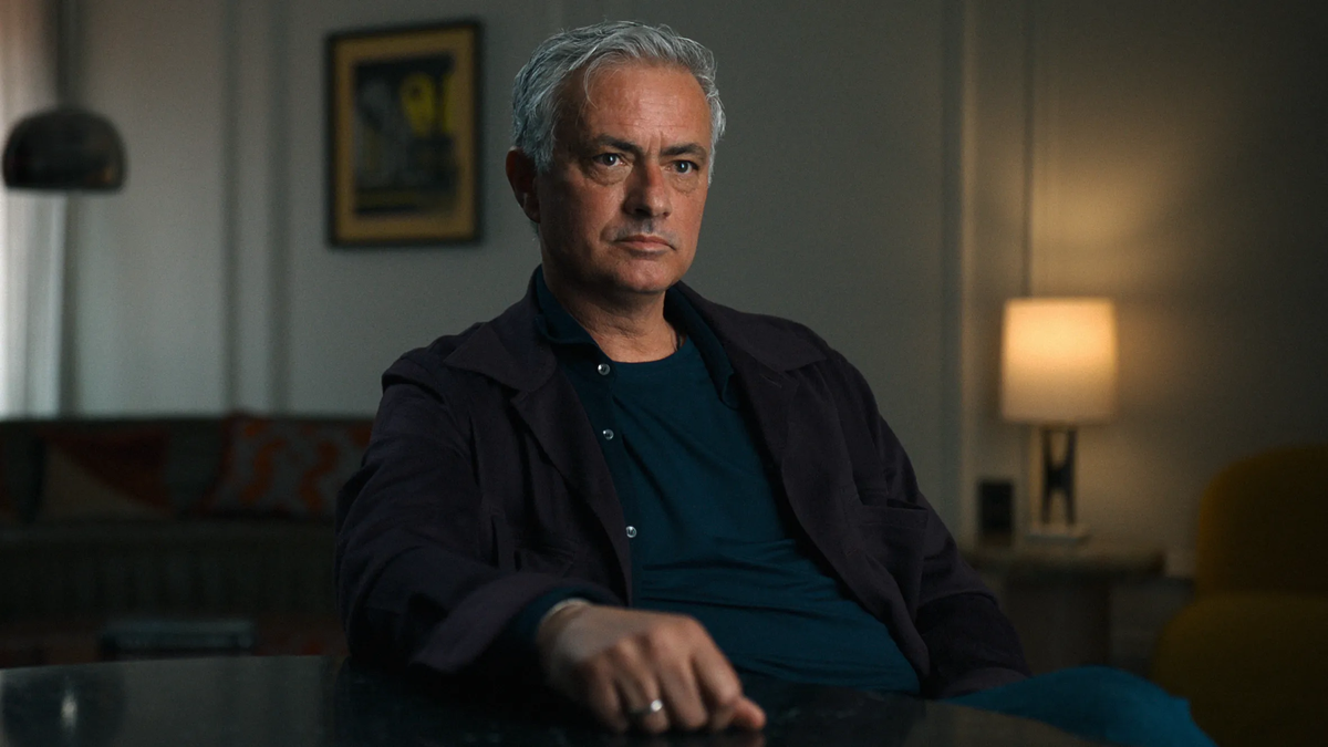Mourinho: 'Real - Barca là chiến tranh'