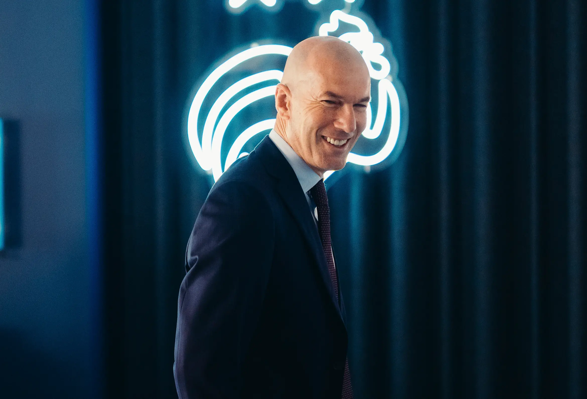 Ban huấn luyện 22 người của Zidane ở đội tuyển Pháp