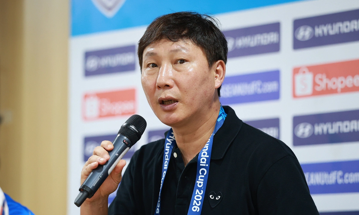 HLV Kim Sang-sik: 'Tôi chưa thỏa mãn với trận thắng Malaysia'