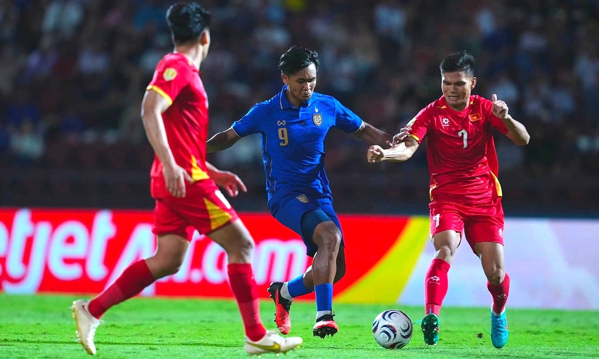Tiền đạo Thái Lan: 'Nỗ lực hết sức để lấy cup khỏi Việt Nam'