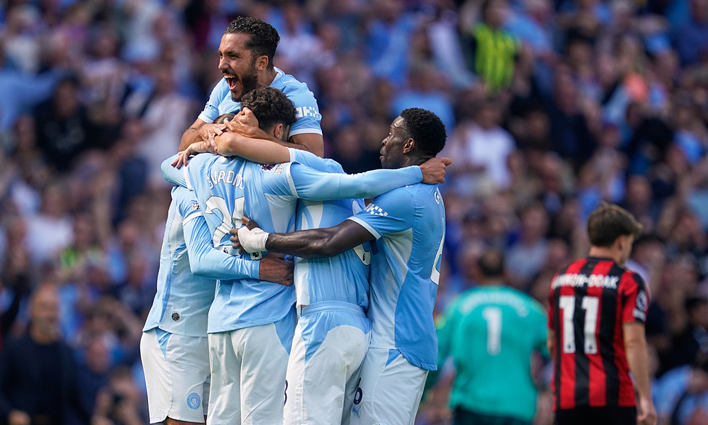 VAR giúp Man City thắng ngược Bournemouth ở phút bù