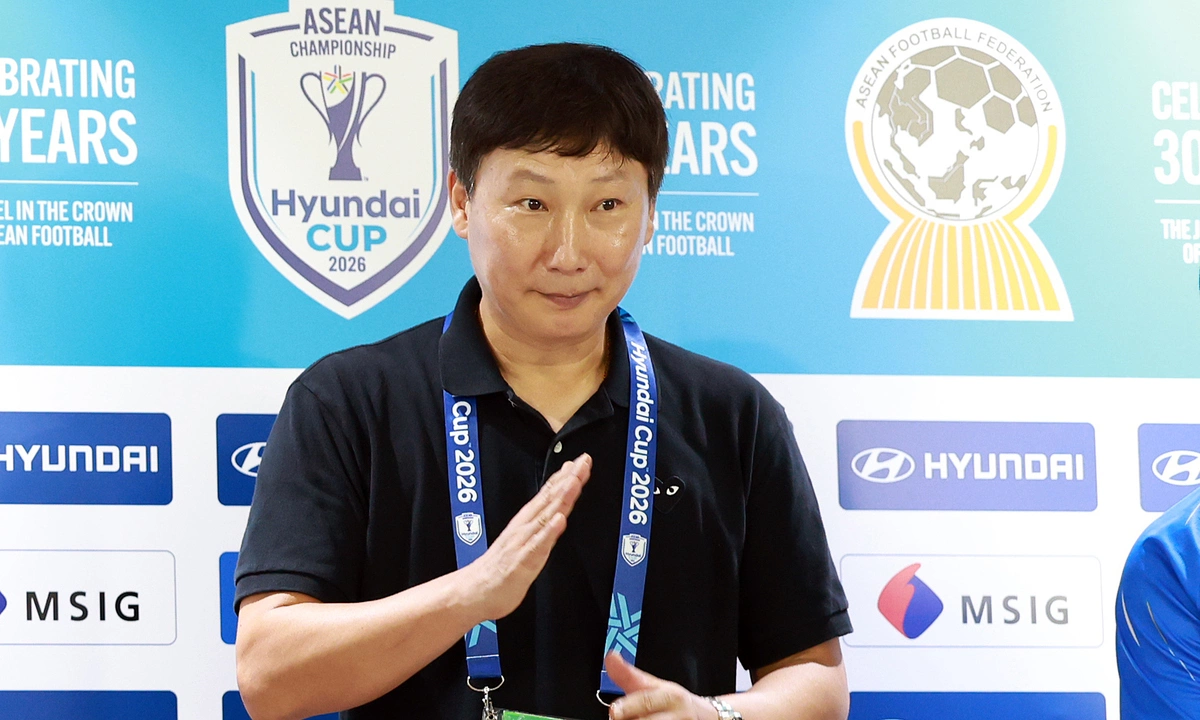 HLV Kim Sang-sik họp báo sau khi vô địch ASEAN Cup 2026