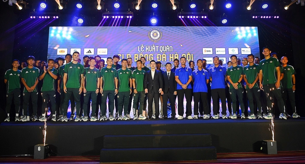 Các thành viên của Hà Nội FC tại lễ xuất quân cho mùa giải 2026-2027 tại khách sạn InterContinental, Hà Nội ngày 28/8/2026. Các thành viên của Hà Nội FC tại lễ xuất quân cho mùa giải 2026-2027 tại khách sạn InterContinental, Hà Nội ngày 28/8/2026.