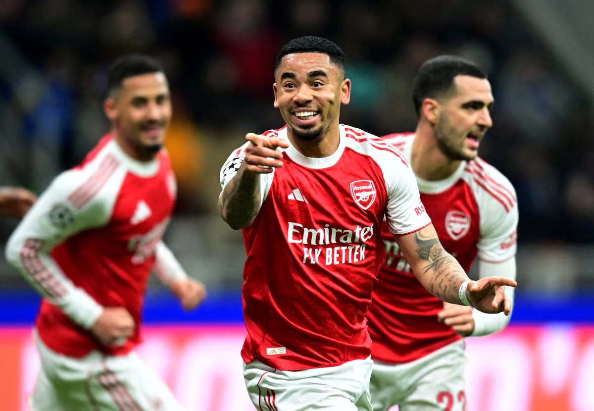 Hết hy vọng mua Alvavrez, Barca tuyển mộ Gabriel Jesus