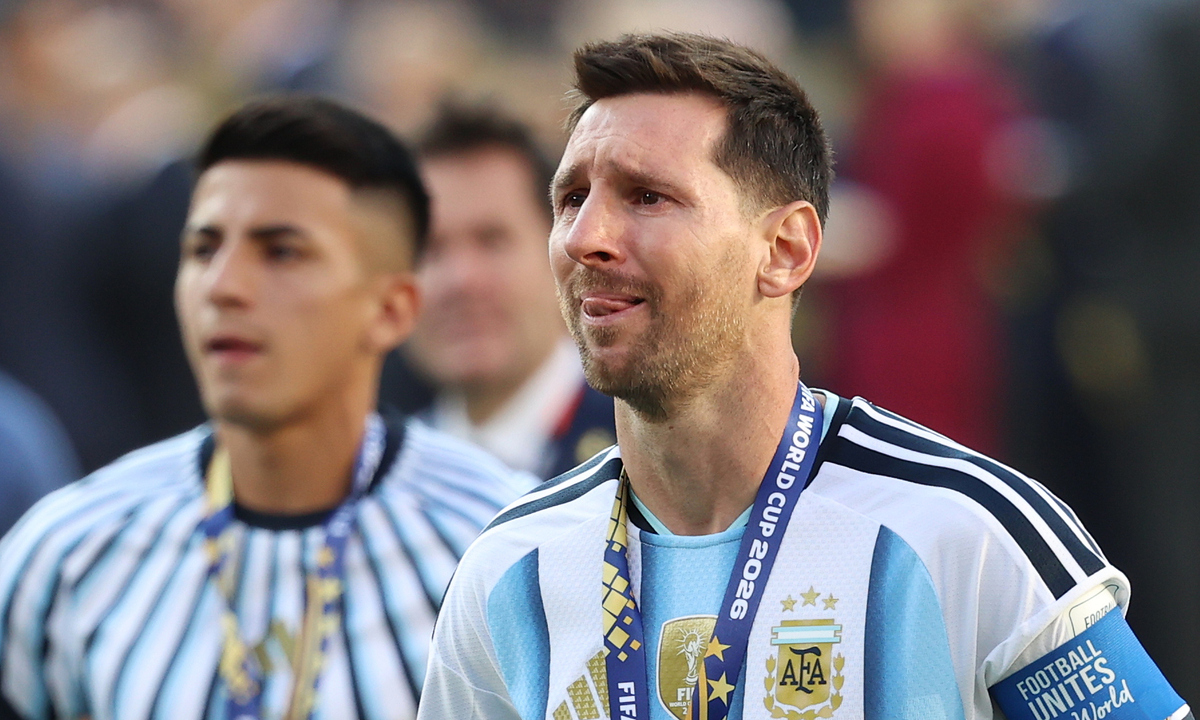 Messi từ giã đội tuyển Argentina