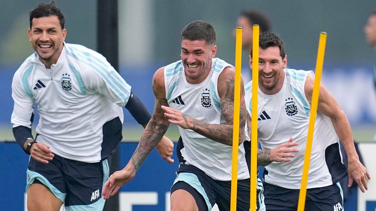 Paredes có thể chia tay Argentina vì án phạt nặng — photo: VnExpress Sports