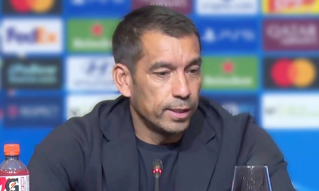 HLV Feyenoord: 'Barca mạnh nhất thế giới'