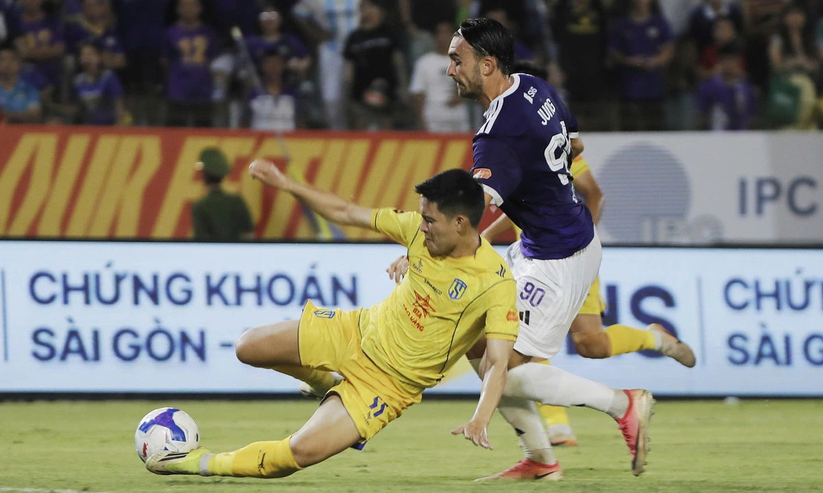 Hà Nội 1-4 SLNA