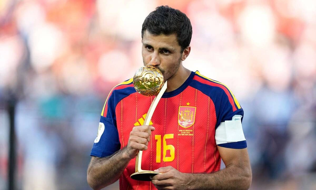 Vì sao Rodri từ chối Real và chọn Barca?