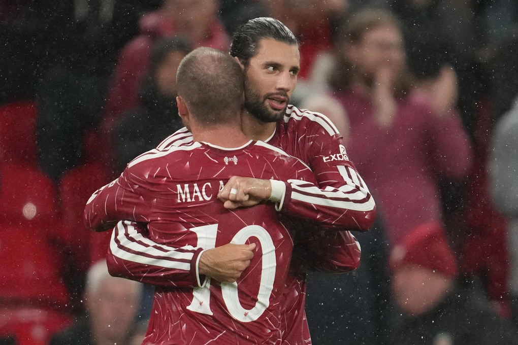 Liverpool, Arsenal thẳng tiến ở Cup Liên đoàn