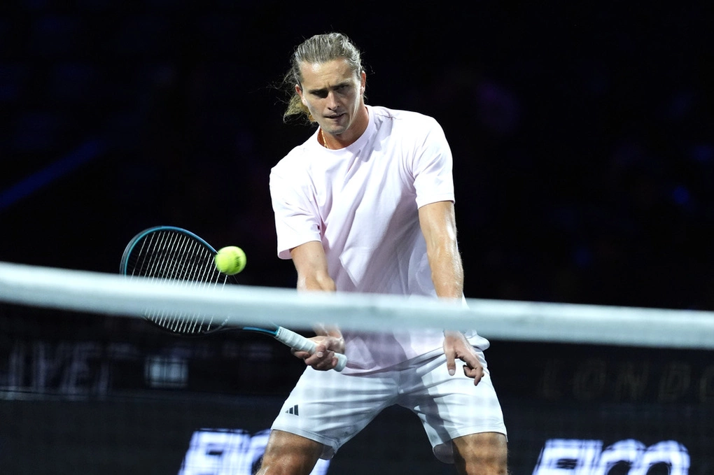 Zverev trong buổi tập trước Laver Cup tại nhà thi đấu O2, London, Anh ngày 24/9/2026. Ảnh: AP
