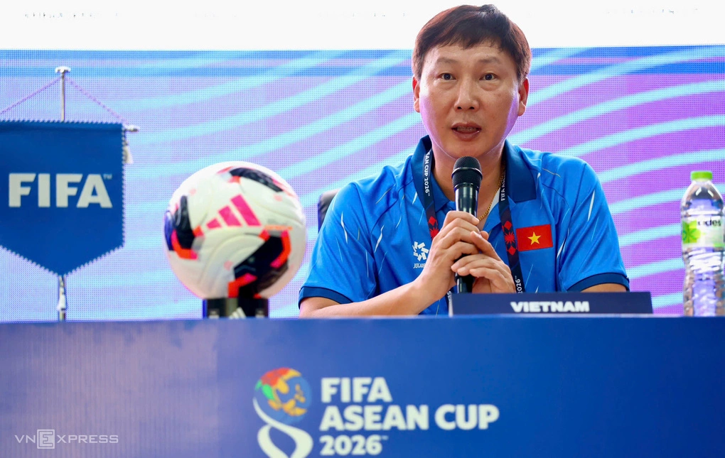 HLV Kim: 'Việt Nam sẽ tấn công nhiều hơn tại FIFA ASEAN Cup'