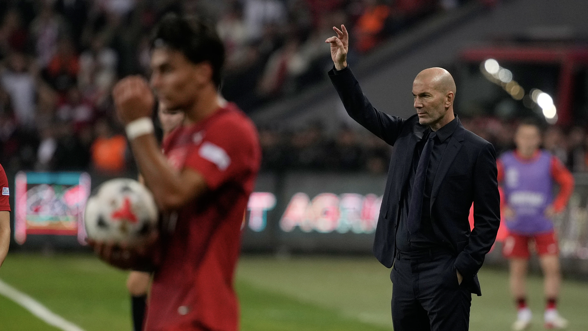 Mbappe ghi bàn định đoạt trận ra mắt của Zidane tại tuyển Pháp