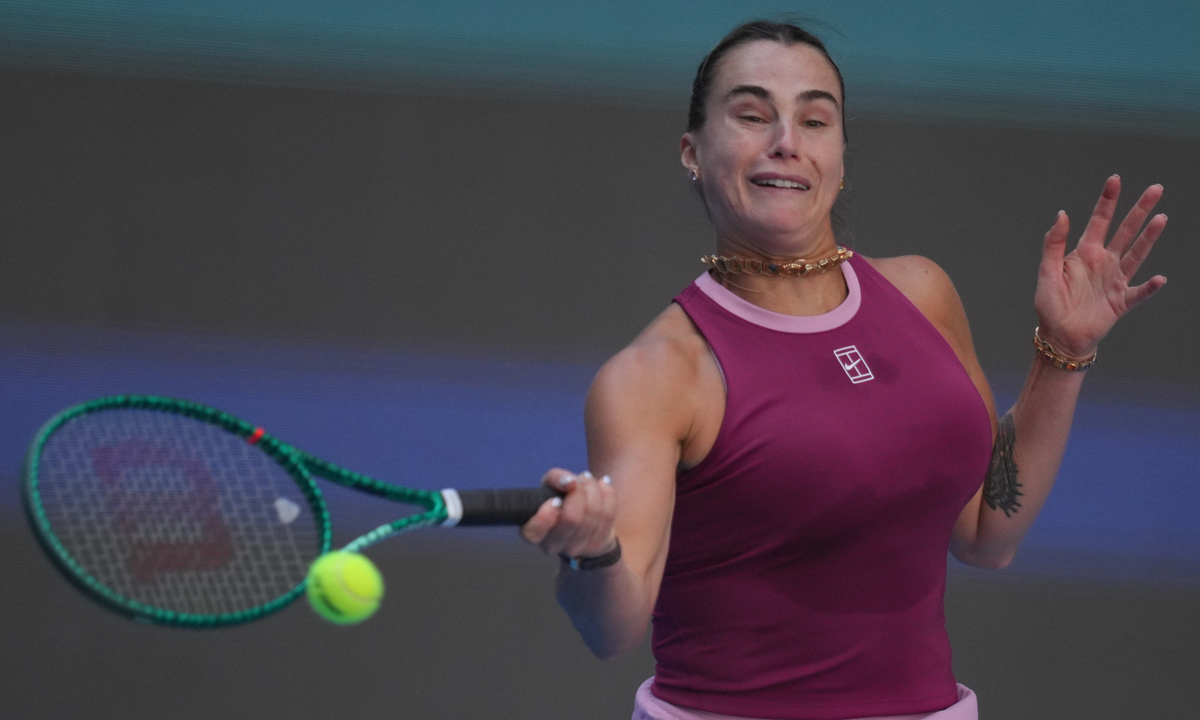 Cú sốc tại Trung Quốc Mở rộng: Aryna Sabalenka nối gót Rybakina dừng bước sớm