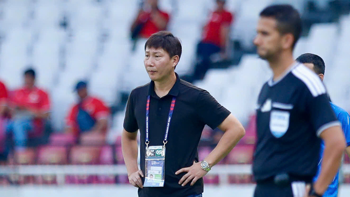Coach Kim Sang-sik takes responsibility after defeat