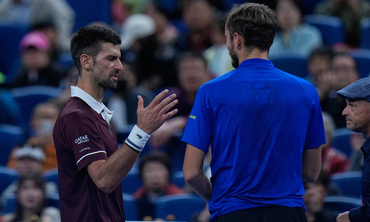 Cú sốc tại Trung Quốc Mở rộng 2026: Djokovic giành vé vào chung kết nhờ đối thủ bị truất quyền thi đấu