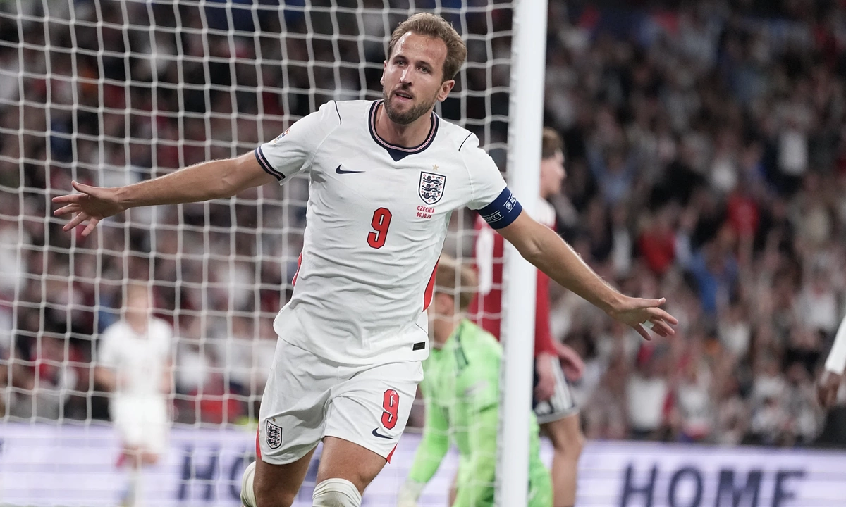 Harry Kane hóa người hùng, san bằng kỷ lục vĩ đại của Peter Shilton trong đêm lịch sử