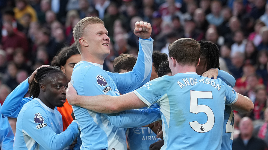 Man City aplasta a Liverpool en la Premier League