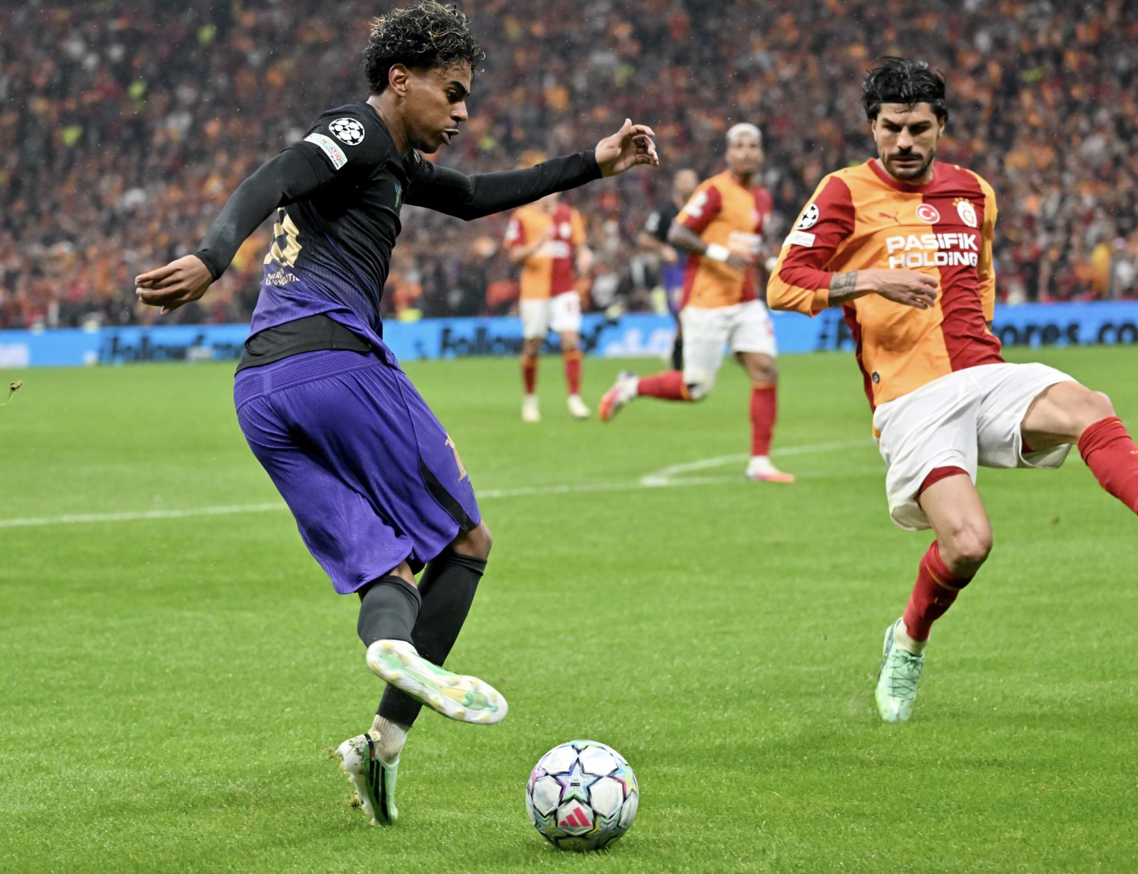 Gạch tên Messi, Neymar chỉ đích danh cầu thủ hay nhất thế giới 1 Pha kiến tạo gây sốt của Yamal - Báo VnExpress Thể thao