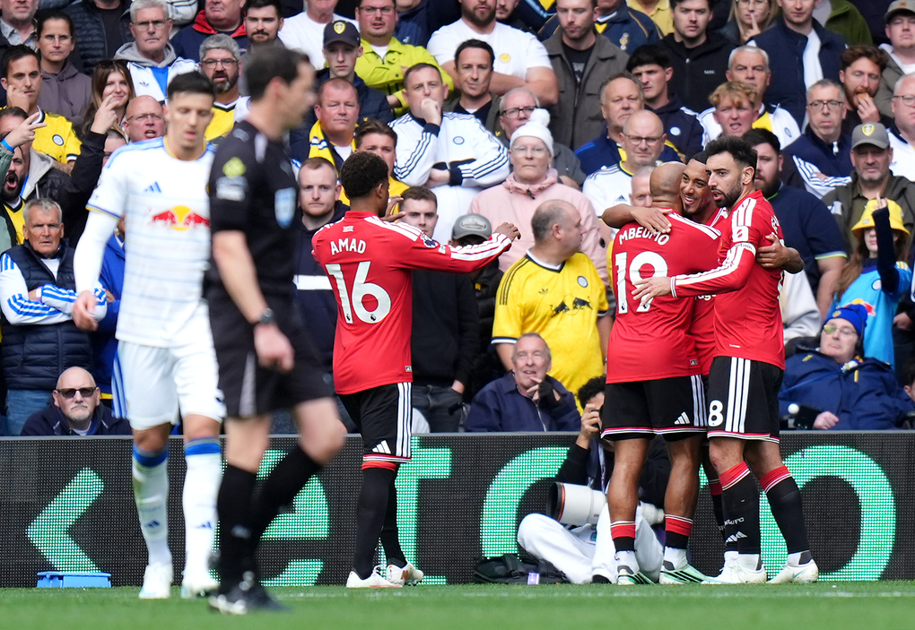 Bryan Mbeumo (thứ ba từ phải sang) mừng bàn mở tỷ số trong trận Man Utd hòa Leeds 1-1 tại sân Elland Road, Leeds, Anh ngày 18/10/2026. Ảnh: AP