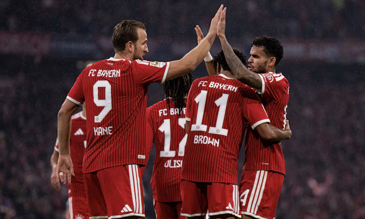 Kane lập kỷ lục trong trận thắng 6-1 của Bayern