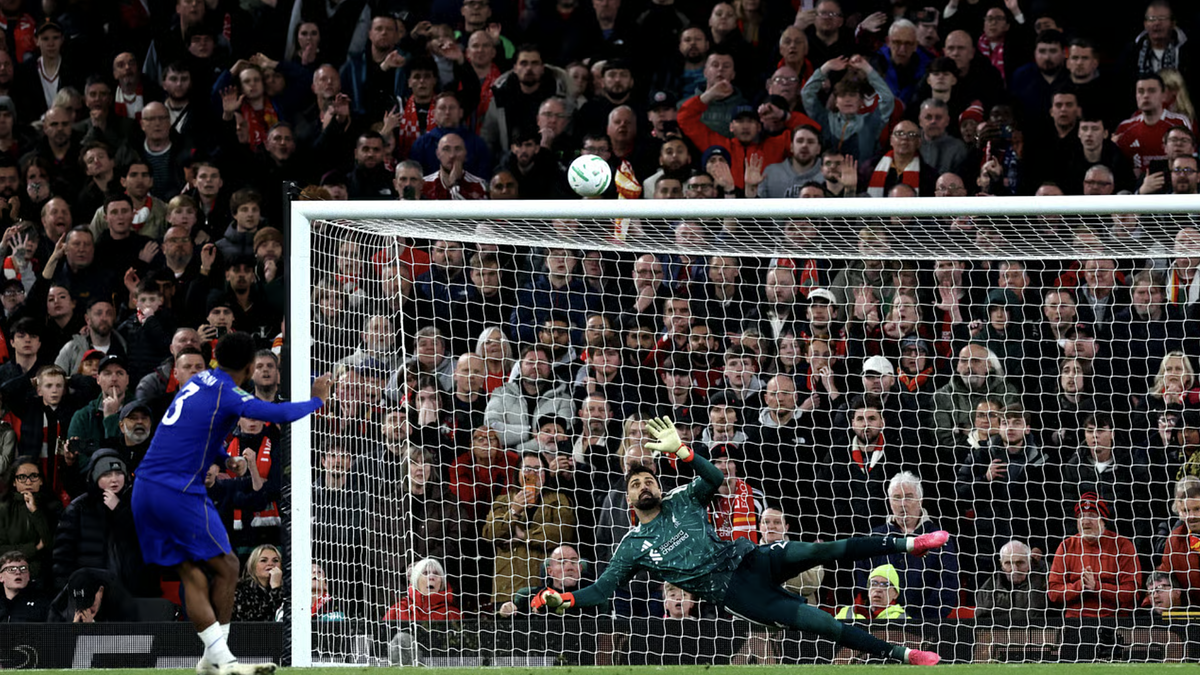 Liverpool thắng Chelsea luân lưu ở Cup Liên đoàn